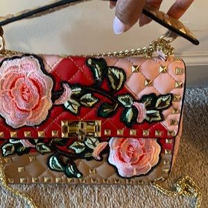Beautiful pink rose bag worn 1x great space inner pocket